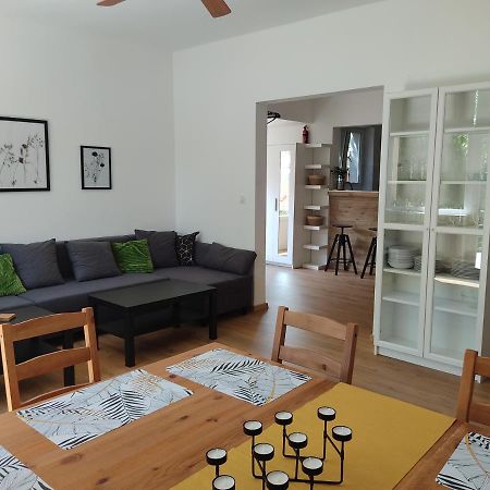 Flora House 3 Minutes From Lake Balaton Keszthely Esterno foto